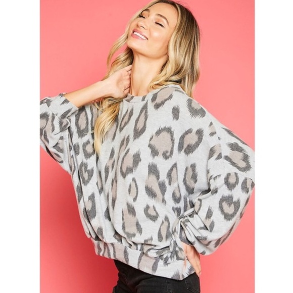⭐️Last One!⭐️So Soft Dolman Sleeve Leopard Top - Picture 2 of 3